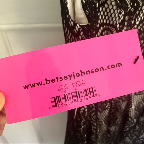 BETSEY JOHNSON LACE DRESS - Picture 4 of 5